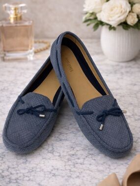 Michael Kors blue Embossed Leather flats Driver Loafers Size 7